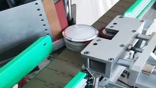 Detailed instruction video round jars labeling machine USA CO buyer Etiquetadora de botellas c&oacute;nicas