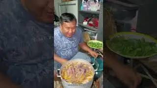 แกงสายบัวใส่ปลาแซลมอนอร่อยไม่คาว