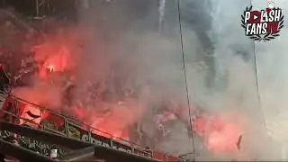 Pirotechnika Widzewa Ł&oacute;dź we Wrocławiu na sektorze gości (02.03.2024 r.)