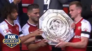 Arsenal celebrate with the trophy | 2017 FA Community Shield