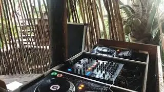 Mada at Tseenja - Bonobo - Azulik Sounds