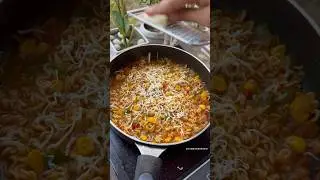 Pizza Maggi | Fusion Maggi recipe | Maggi recipes | Street Food India #youtubeshorts #shortvideo