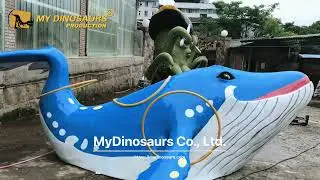 Custom Made Fiberglass Cartoon Whale Statue Spraying Water