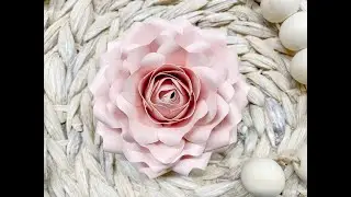 Wendy Mini Flower styled as a rose