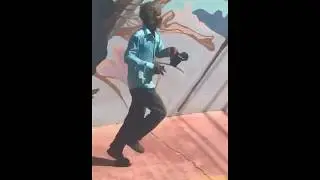Bebado dan&ccedil;ando michael jackson