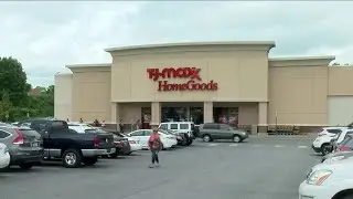 TJ Maxx opens in Roanoke