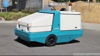 Tennant 355 Industrial Gas Sweeper