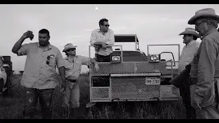 Lavoyger: How a Texas rancher faces the immigration crisis in his own back yard (short documentary)