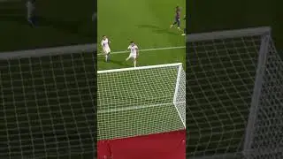 Marcus Rashford missed the goal.  #bar&ccedil;a #barcelona #lamineyamal #marcus_rashford