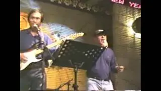 Titong Dalumpines - I saw her standing there
