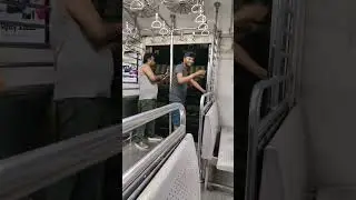 Local train Masti with friend #localtrain #mumbai #dadar #night #nightlife #mumbaiindians