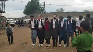 Diyarbakir halayi  mehmet sergelya oynuyor grani lezgin caliyor