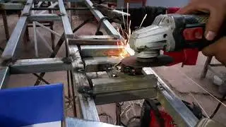 APRENDER A COLOCAR CHAPA TRAVEX de 2 golpes para puerta de metal .