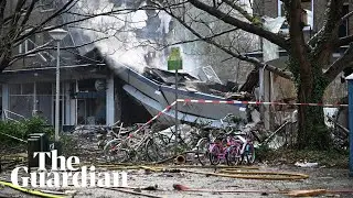 Reddingswerkers zoeken naar overlevenden na explosie in appartementencomplex in Den Haag