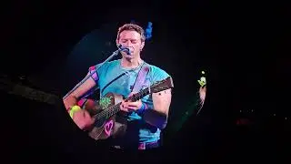 COLDPLAY SINGS JUPITER TO THEIR FANS AT WEMBLEY STADIUM 
