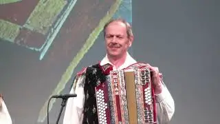 Predstavitev članov ansambla Fantje z vseh vetrov