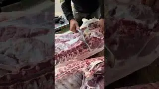 Watch the butcher's mastery with the axe. #smartcutter #shorts