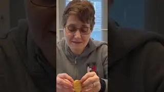 Trying @Oreo Apple pie &Agrave; la mode flavour. Check it out. Like and subscribe to my channel.