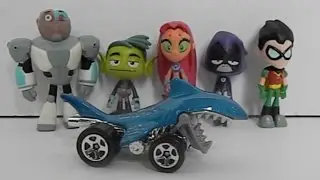 Hot Wheels Shark Bite Car with TTG Robin, Starfire, Raven, Beast Boy and Cyborg