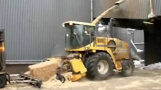 New Holland FX Koolzaadstro haselen.