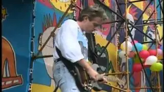 Neil Taylor Guitarsolo ,,Everybody wants to role the world&acute;&acute; 1990 @ Knebworth