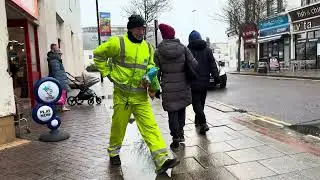 เดินเล่นชมเมือง Worthing ตอนใต้ของอังกฤษท่างกลางสายฝน Walking in the town of Worthing in England