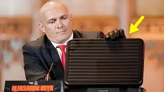 🤔 СЮРПРИЗ ВІД УСИКА! Ось що було в чорному кейсі на пресконференції з Ф&rsquo;ЮРІ