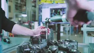 Visual production guide with torque wrench