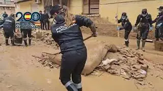 Alumnos de la Escuela Nacional de Policía realizan limpieza y desescombro en Alfafar y Massanassa