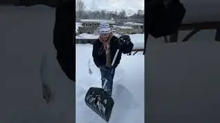 Roof Top Snow Shovelin in Alaska ❄️🏠😱