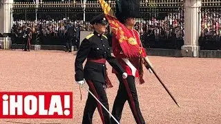 El PR&Iacute;NCIPE que ha participado en el cambio de guardia de BUCKINGHAM