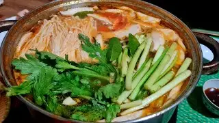 Về qu&ecirc; đ&atilde;i gia đ&igrave;nh bữa lấu g&agrave; thập cẩm chua cay  full topping.