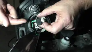 Suzuki Forenza Headlight Bulb Replacement
