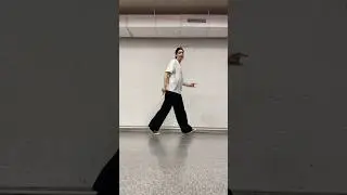 Учим простую шафл связку🔥 Running man + Happy Feet #танцы #туториал #shuffledance #cuttingshapes