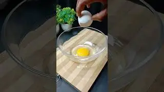 Egg fluffy ￼omelette একটু আলাদা ওমলেট এর রেসিপি #shorts #recipe #youtube #trend #short #food #viral