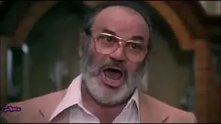 A me fascio? Io fascio?! A ZOCCOLE', IO MICA SO' COMMUNISTA COS&igrave; SA'...SO COMMUNISTA COS&igrave;&igrave;&igrave; !!!