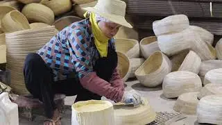 Natural salad bowls made of bamboo in Vietnam