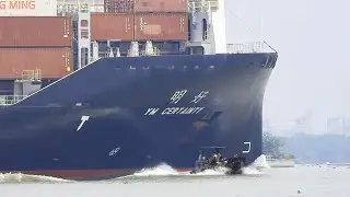 3000 TEU Container Ship Creates Waves, Speedy Wooden Boat | 4K Shipspotting