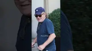 AC/DC singer Brian Johnson returning to hotel after show in Paris and waving at fans ⚡ #acdc #paris