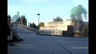 Frontside tailslide shove it out. (Pepe IRL)