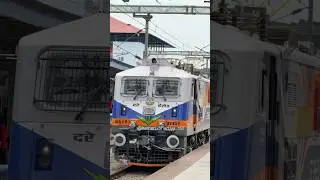 37462 WAP7 of erode￼ linked with 16159 Tambaram Mangalore Central express arriving at Shoranur JN