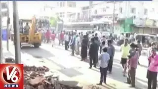 War Of Words Between Revenue Officers And Folk | Demolition Of Illegal Constructions | V6 News