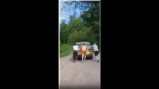 H&auml;ng med p&aring; tour - Bilproblem och folk l&auml;mnar - Skateboard