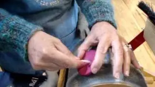 Pulling roving from off a manual Strauch Drum Carder using a diz