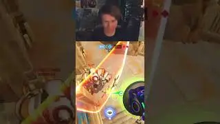Frogger outruns a Reinhardt charge like it's nothing...  #overwatch2  #froggerow #gaming