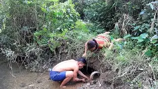Primitive Life - Skills Survival Catch Fish in the hole For Food &hearts;️