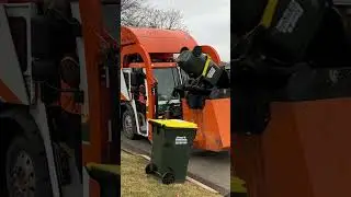 Flood&rsquo;s new Pac-Tech Curotto Can front loader #garbagetruck #automobile