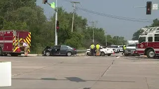 Traffic detoured, lane blocked after Rockford three-car crash