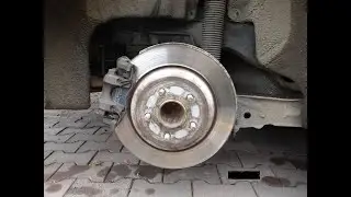 Ford Focus mk4 -  wymiana tylnych klock&oacute;w EPB