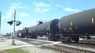 CSX 383 leads slow WB empty oil
